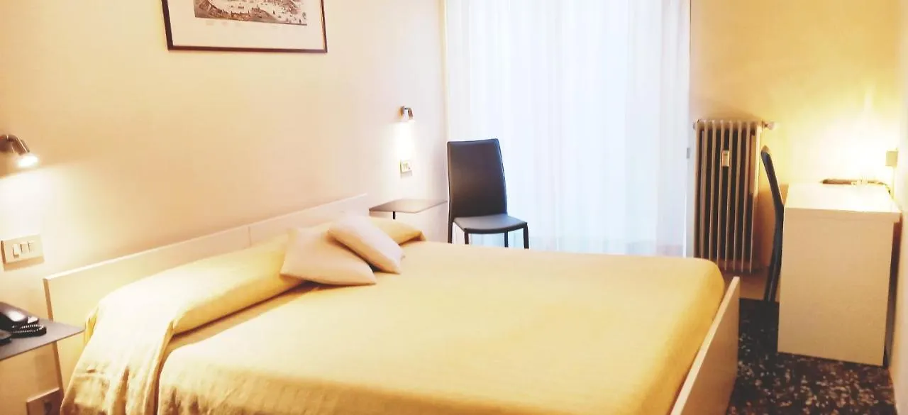 Hotel Santa Lucia Venezia 0*,
